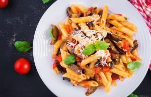 Pasta xốt cà chua và cà tím