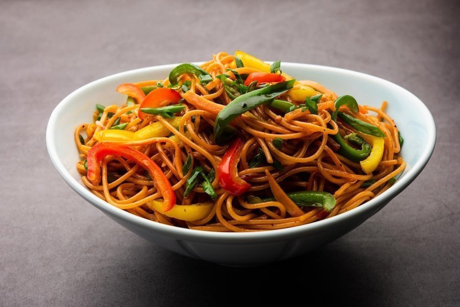 Singapore noodles with brown rice udon