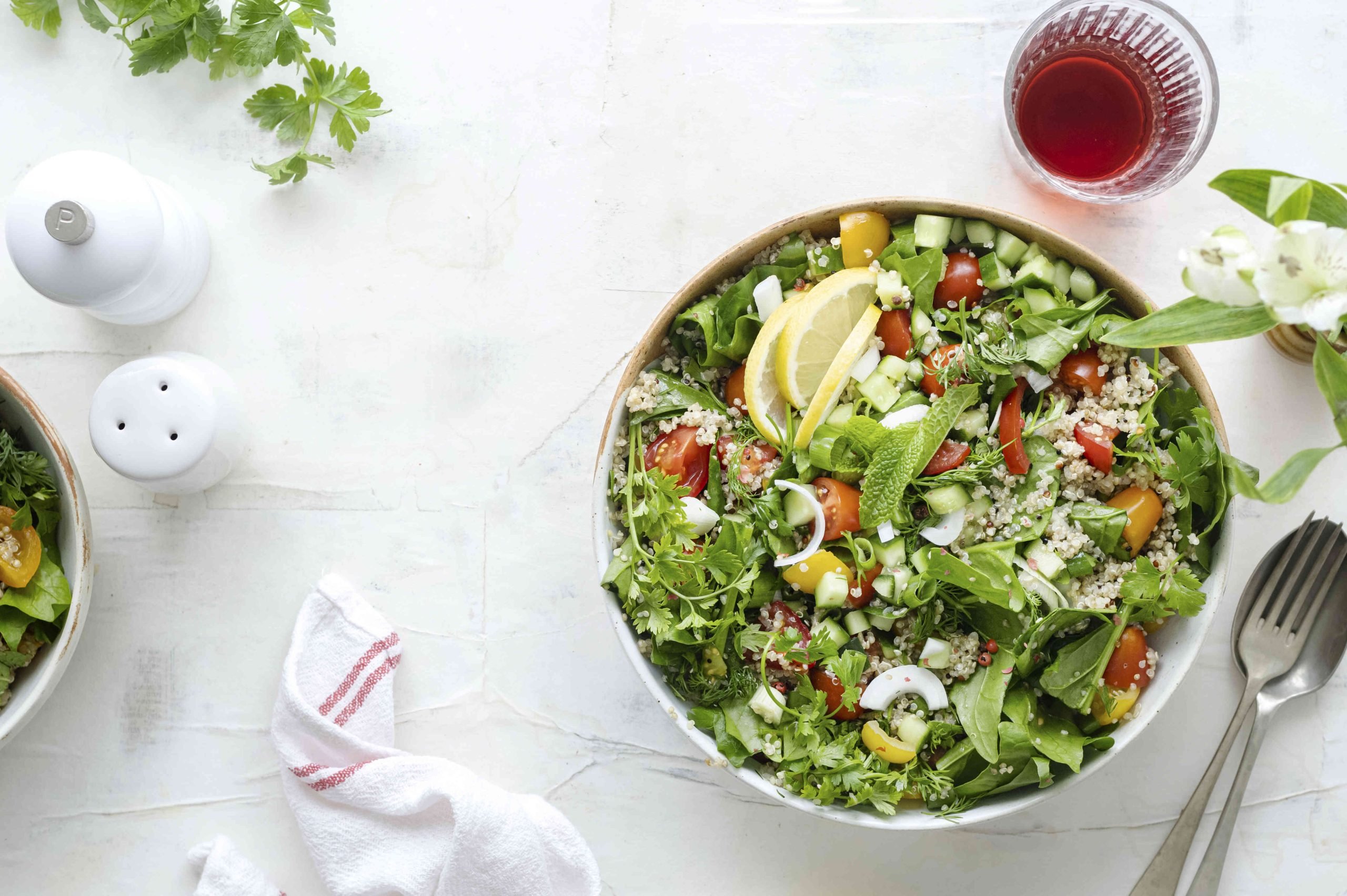 Salad Quinoa - Món ăn kiêng chị em nào cũng ghiền